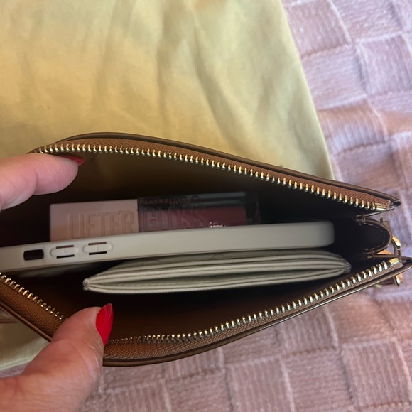 LOUIS VUITTON Pochette Lexington Monogram Verni Clutch/Shoulder Bag - Picture 9 of 9